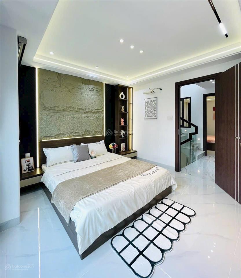 Nhà thật chính chủ gửi bán gấp hẻm ô tô 5m giá 2tỷ150 đường lê lai, p3, gò vấp, sổ hồng riêng