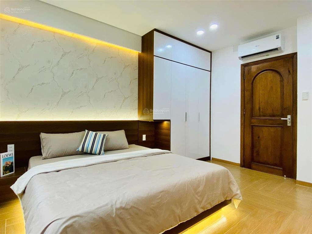 Nhà gần mặt tiền dt 59.6m2 dương quảng hàm p5 gò vấp giá 3tỷ150tr, đang cho thuê 30tr/tháng. sổ sẵn