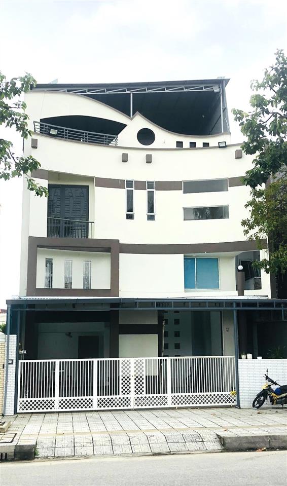 Hạ bán căn 4 tầng 570m² dtsd đường hùng vương bàn thạch đà nẵng giá 9 tỷ xxtl