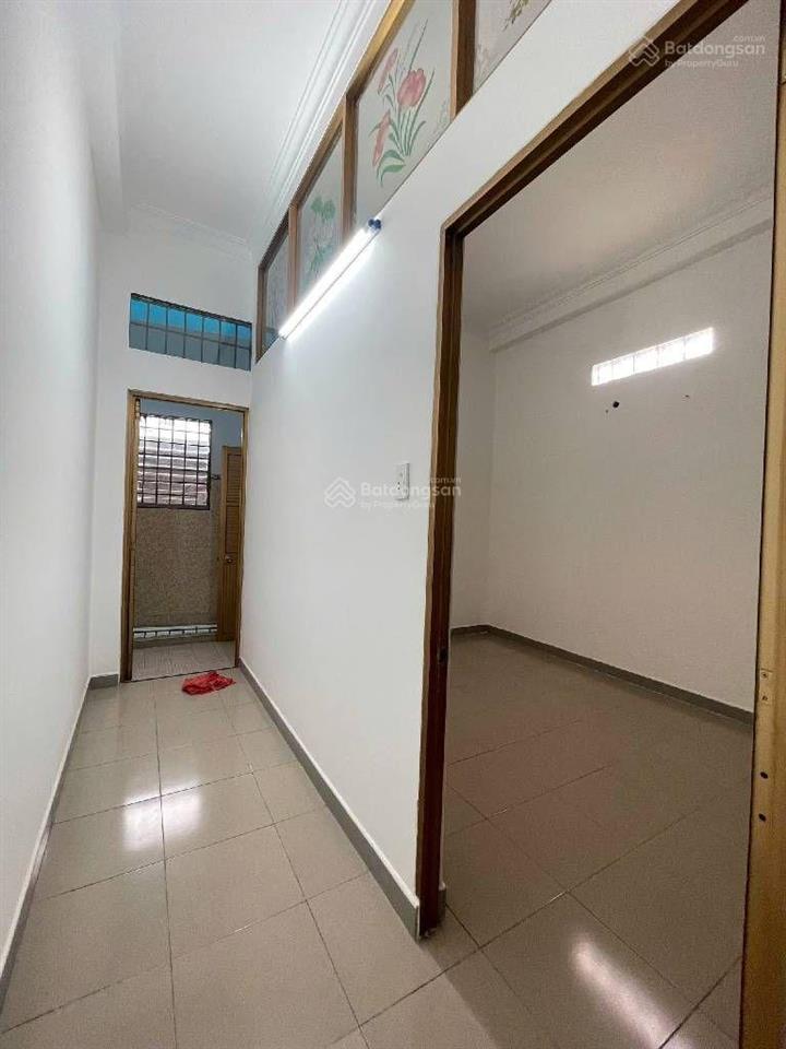 5 tỷ 350 thương lượng, nhà mới 3 tầng, đường 6 mét, diện tích  ngan 4 mét  dài 14 mét.