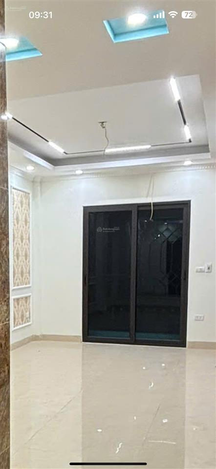 Gala ô tô thang máy nhỉnh 6 tỷ hữu hòa thanh trì giá hiếm lô góc kinh doanh thoải mái mặt ngõ rộng