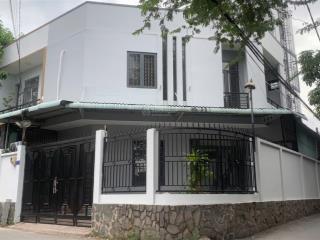 Nhà 2 tầng góc 2 mặt tiền  sd 123m2 ngang 9.5m  nhà mới vào ở ngay  xe hơi tránh nhau  hiệp phú