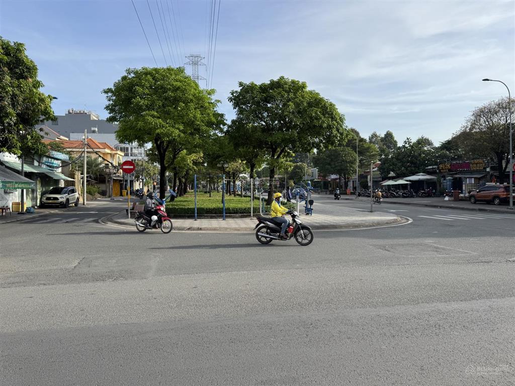 Mặt tiền hiệp phú  gần xa lộ hà nội  91m kinh doanh đỉnh  giá 9,8 tỷ