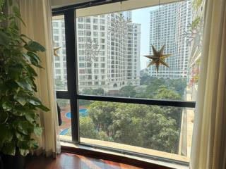 Chính chủ, cần bán nhanh căn hộ 130m2, hai phòng ngủ nguyên bản, nội thất đầy đủ, sổ hồng