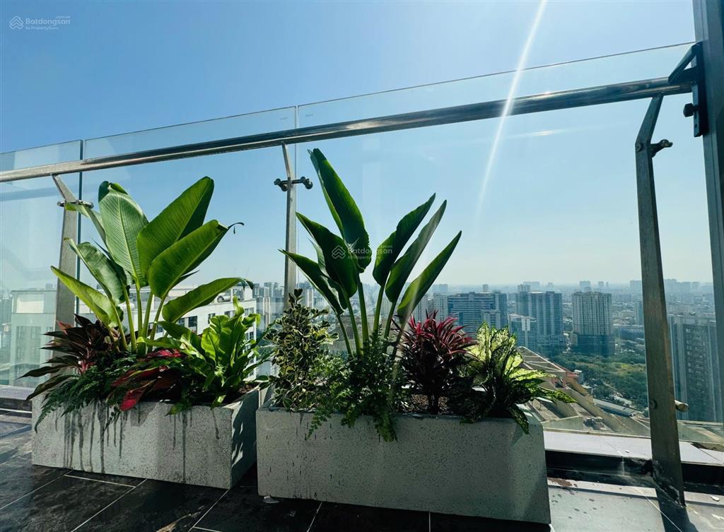 (mới) chính chủ cần bán căn 117m2 3pn 2vs  tòa a cc thăng long number one bc view hồ.