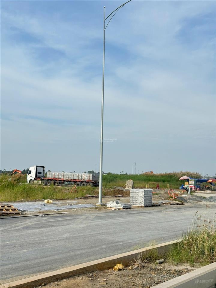 Chỉ 25.4tr/m2 cầm sổ và có đất ngay 110m2 đường vào 60m phía tây nam hcm trả gốc chỉ 1% trong 20