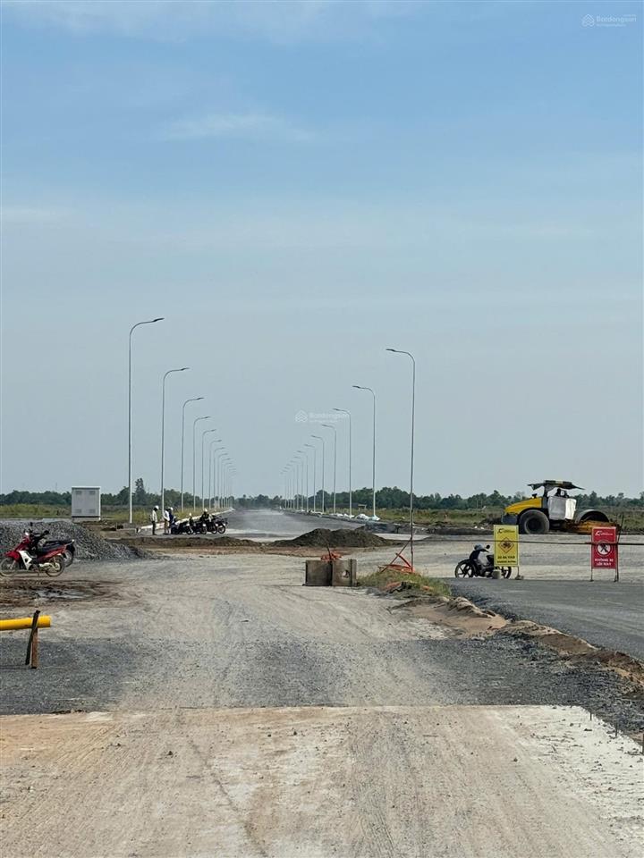 Chỉ 25.4tr/m2 cầm sổ và có đất ngay 110m2 đường vào 60m phía tây nam hcm trả gốc chỉ 1% trong 20