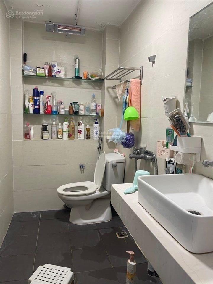 Bán nhà phố phó đức chính oto cách vài mét sổ 40m2 tầng 2 đua là 50m2 lô góc nhỉnh 9 tỷ
