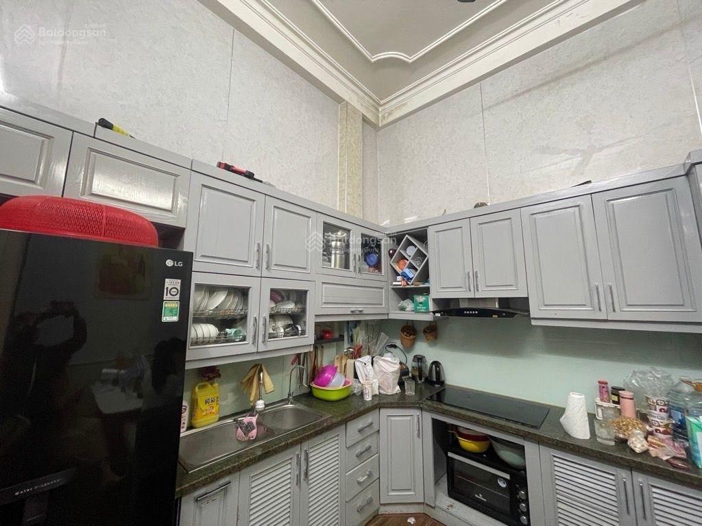 Bán nhà phố phó đức chính oto cách vài mét sổ 40m2 tầng 2 đua là 50m2 lô góc nhỉnh 9 tỷ