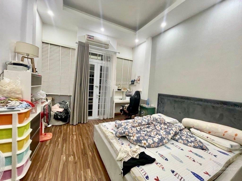 Bán nhà phố phó đức chính oto cách vài mét sổ 40m2 tầng 2 đua là 50m2 lô góc nhỉnh 9 tỷ