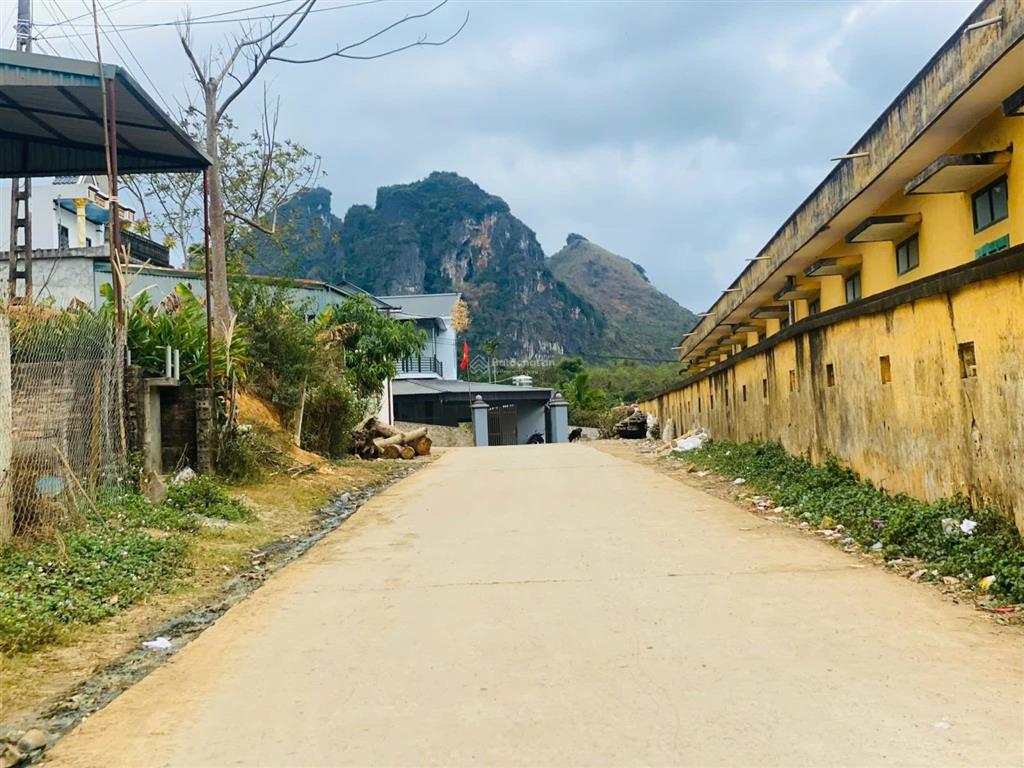 4000m sẵn 1300m thổ cư tầm view cực thoáng rộng đồi núi xa xa chính chủ gửi bán cao phong hòa bình