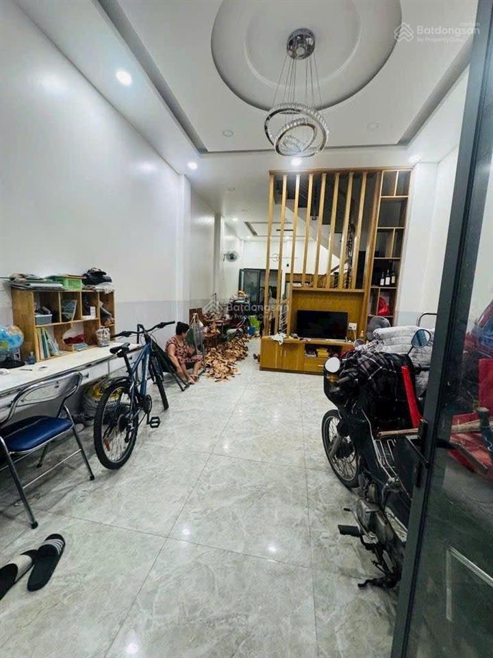 Bán nhà tân kỳ tân quý 4,5x12 1 trẹt 2 lầu sân thượng giá nhỉnh 6ty khu phân lô ko lộ giới an ninh