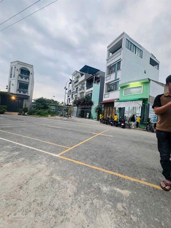 Bán nhà tân kỳ tân quý 4,5x12 1 trẹt 2 lầu sân thượng giá nhỉnh 6ty khu phân lô ko lộ giới an ninh