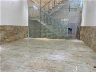 Hàng hiếm q1 63m2  hxh  sau lưng căn mặt tiền  cn 61.9m  2 tầng btct