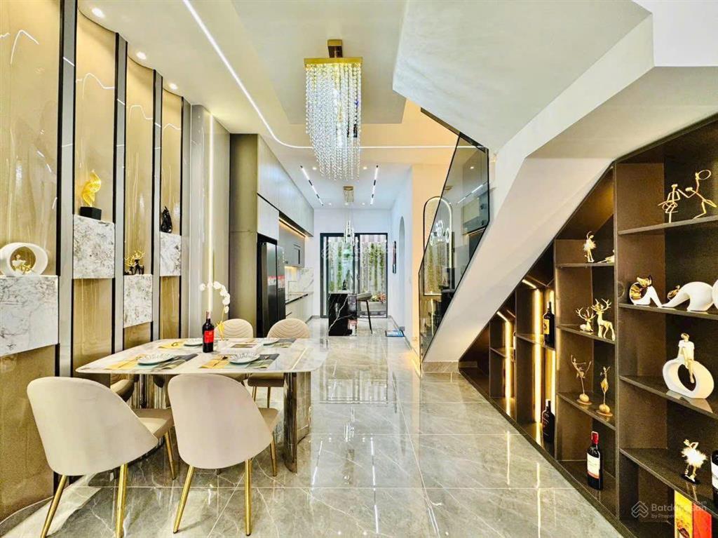 Nhà đẹp giảm sâu 200tr. căn 50.4m² bùi đình túy gần ngã 4 hàng xanh. xây 1 trệt 3 lầu, hẻm oto