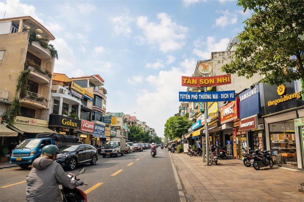 Mặt tiền tân sơn nhì  hàng hiếm xót lại  28.7m2 | 3 tầng. dòng tiền 20 triệu. giá 10.5 tỷ còn tl