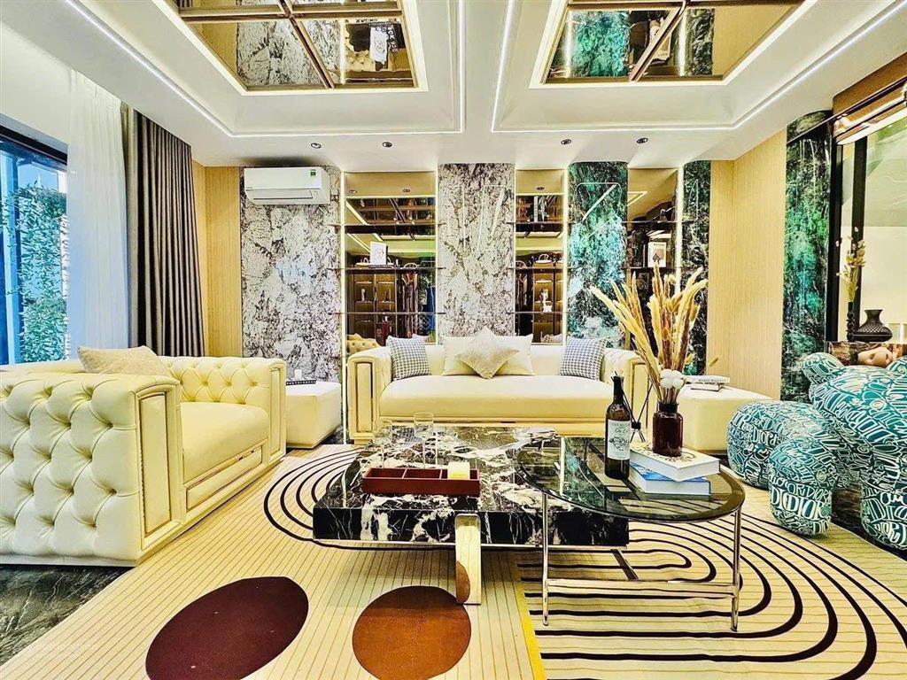 Bán nhà mặt phố 90m2, giá 4,38 tỷ  dt (5x18)  ngay khu cư xá đô thành nguyễn hiền, p. 4, quận 3