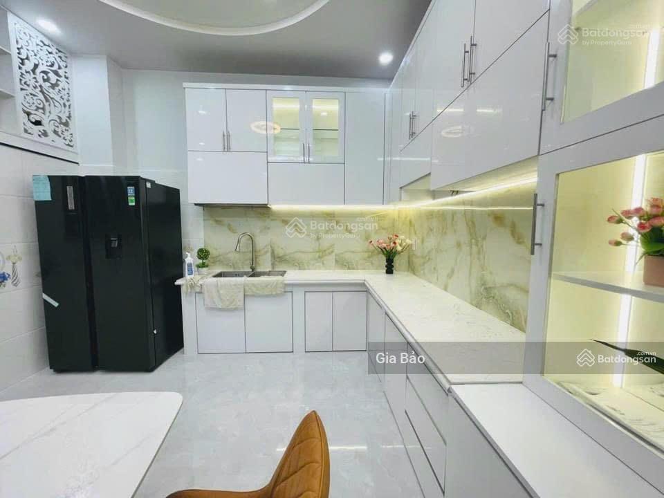 Giảm sâu 300tr, nhà 4 tầng đường trường sa, phường 12, quận 3. sổ riêng