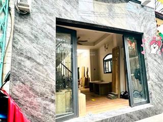 Nhà 2 mặt tiền đoàn văn bơ, khu vực kinh doanh sầm uất, trung tâm