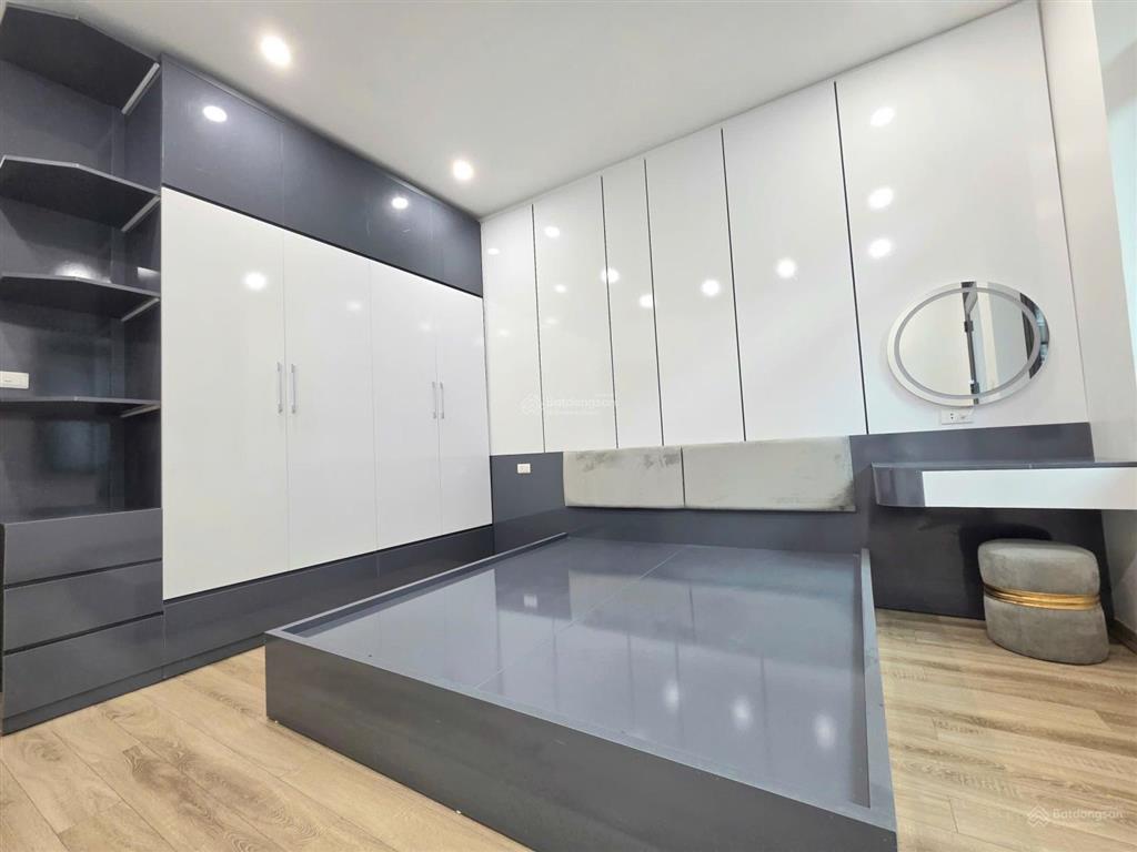 Bán nhà riêng 4pn, 4wc, 53m2, khâm thiên, đống đa, hà nội, giá tốt, đầy đủ nội thất