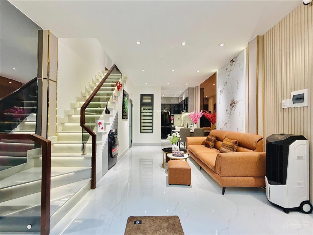 Cô hà bán gấp căn nhà 48.2m2 ngay lê lợi, gò vấp. giá 3 tỷ 090. shr, sẵn hđ thuê 13 tr / tháng