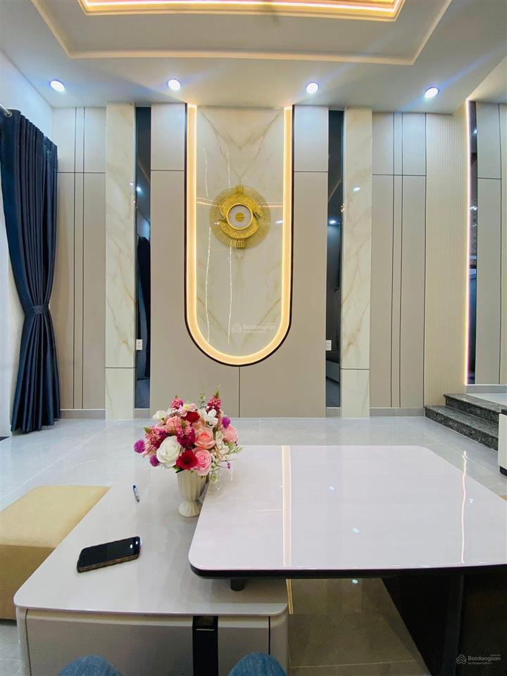 Chốt ngay căn nhà đẹp 2 tầng, 48m2 ngay lê văn sỹ, q.3 / 3 tỷ 260. shr, vị trí trung tâm, hẻm 4.5m