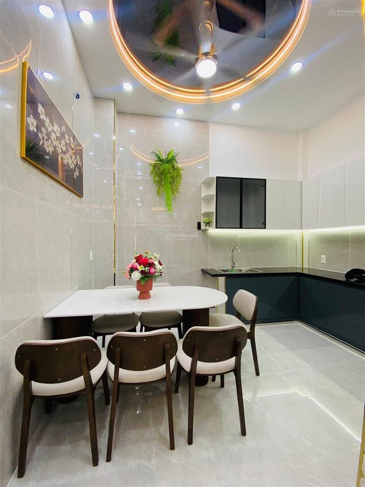 Chốt ngay căn nhà đẹp 2 tầng, 48m2 ngay lê văn sỹ, q.3 / 3 tỷ 260. shr, vị trí trung tâm, hẻm 4.5m
