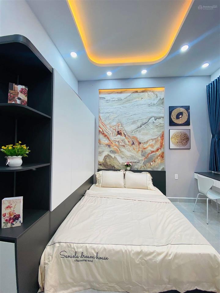 Chốt ngay căn nhà đẹp 2 tầng, 48m2 ngay lê văn sỹ, q.3 / 3 tỷ 260. shr, vị trí trung tâm, hẻm 4.5m