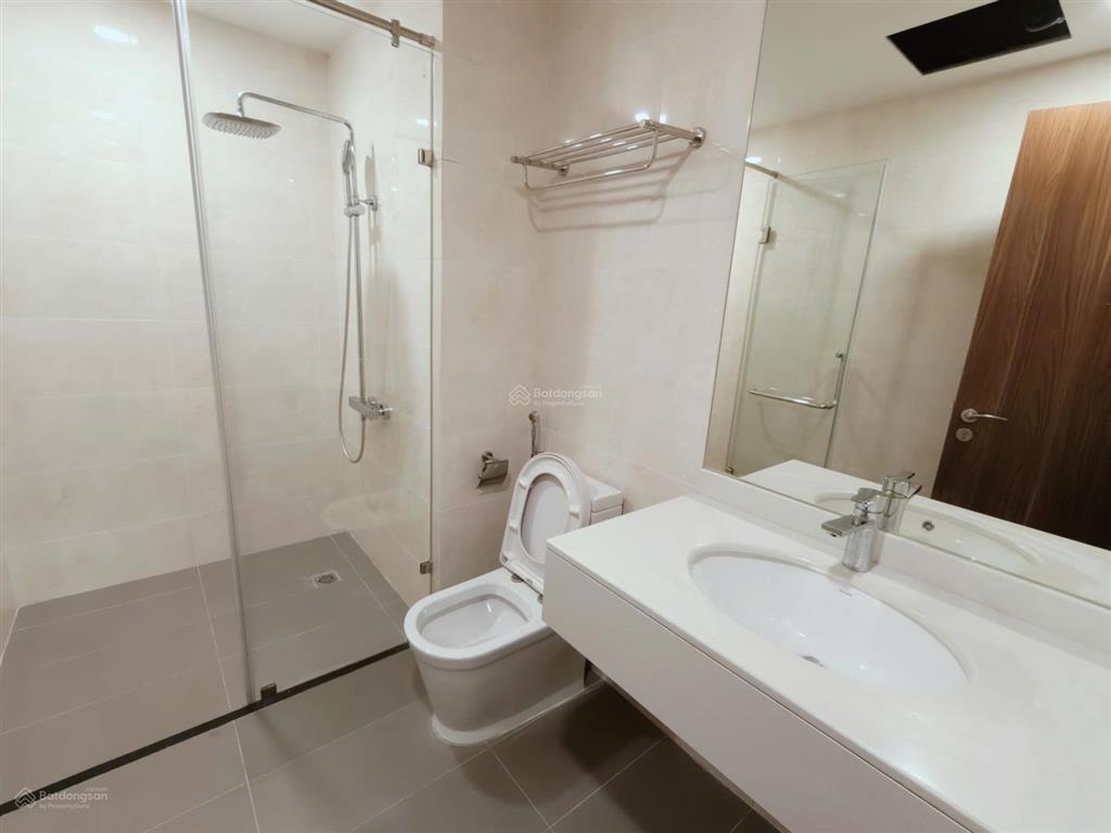 Chính chủ cho thuê căn 4 ngủ nổi bật dự án 200m2 full đồ nội thất mới view thành phố  0393 686 ***