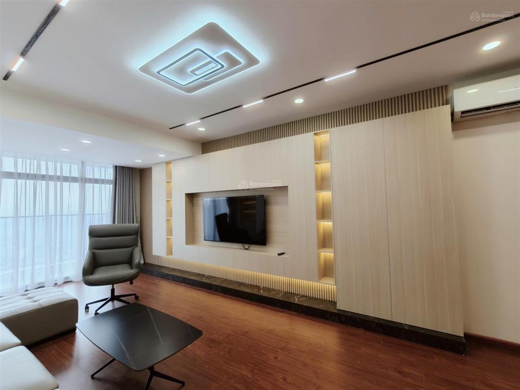 Chính chủ cho thuê căn 4 ngủ nổi bật dự án 200m2 full đồ nội thất mới view thành phố  0393 686 ***