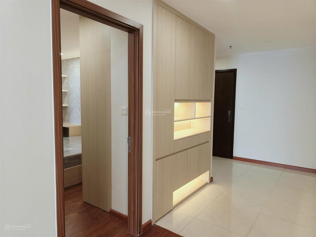Chính chủ cho thuê căn 4 ngủ nổi bật dự án 200m2 full đồ nội thất mới view thành phố  0393 686 ***