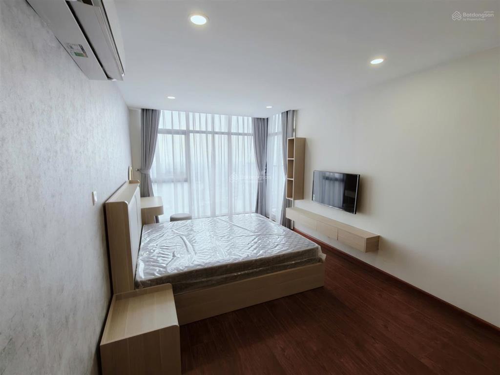 Chính chủ cho thuê căn 4 ngủ nổi bật dự án 200m2 full đồ nội thất mới view thành phố  0393 686 ***