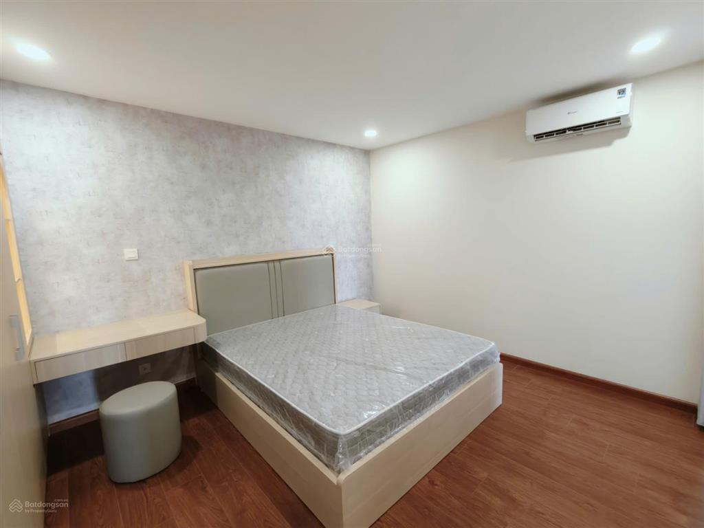 Chính chủ cho thuê căn 4 ngủ nổi bật dự án 200m2 full đồ nội thất mới view thành phố  0393 686 ***