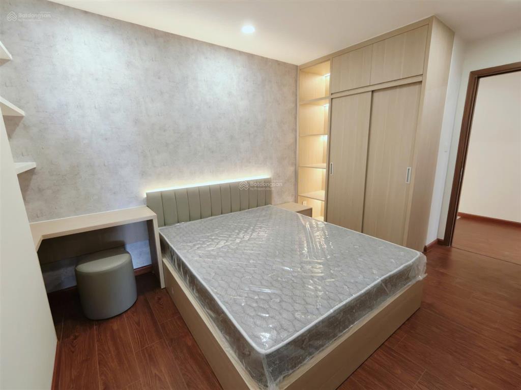 Chính chủ cho thuê căn 4 ngủ nổi bật dự án 200m2 full đồ nội thất mới view thành phố  0393 686 ***