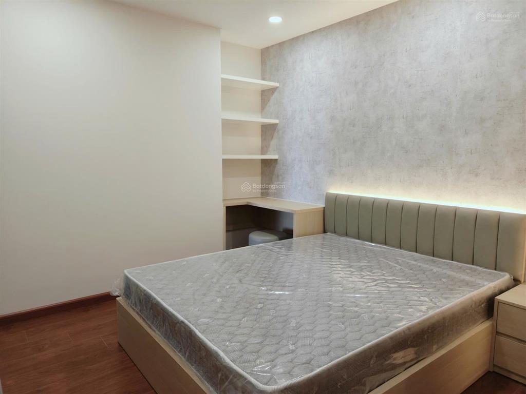 Chính chủ cho thuê căn 4 ngủ nổi bật dự án 200m2 full đồ nội thất mới view thành phố  0393 686 ***