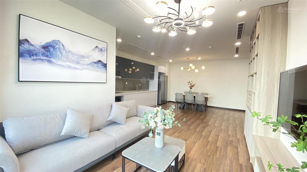 Chính chủ cho thuê căn hộ 3 ngủ hoa hậu 130m2 tại skypark resident full đồ view đẹp  0393 686 ***