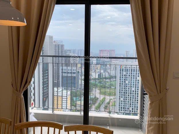 Cho thuê căn hộ 3 ngủ 96m2 ở golden park tower vào ở được luôn đầy đủ nội thất  0393 686 ***
