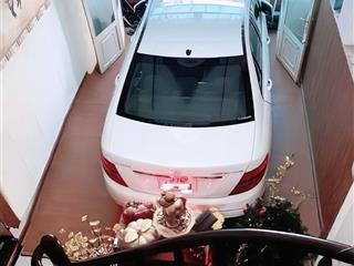 Xe hơi nhà 4 tầng  sát mặt tiền kinh doanh