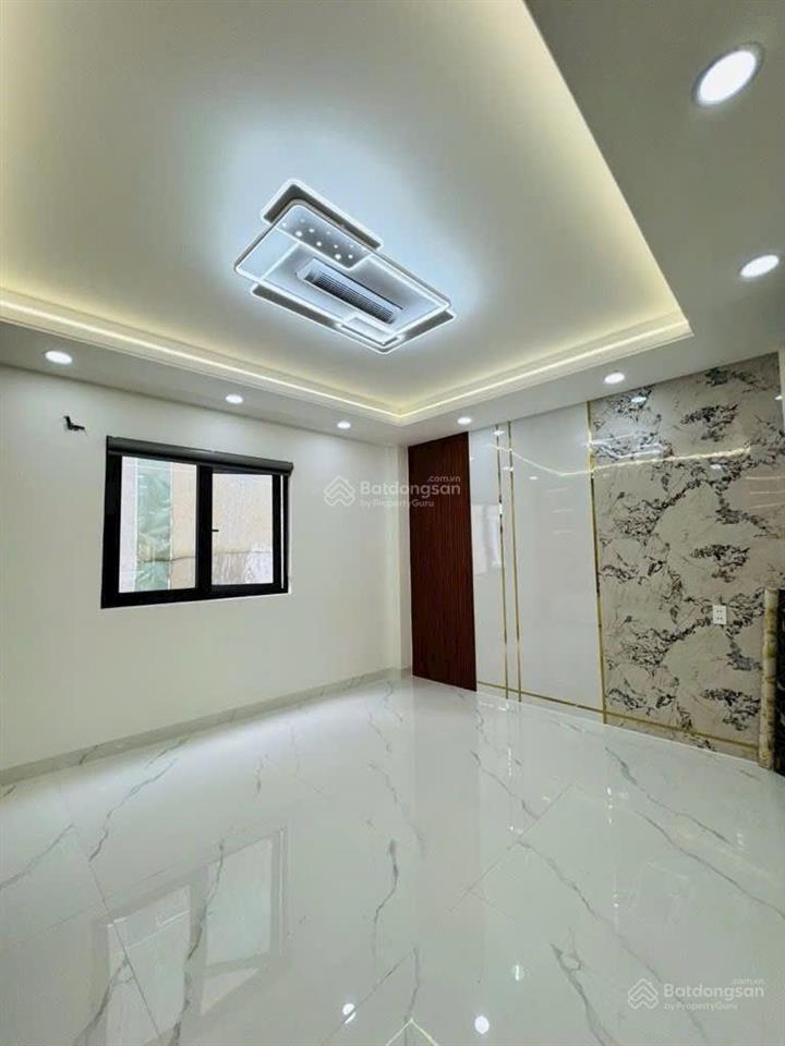 Nhỉnh 7ty nhà 5 tầng bình trị đông bình tân dt 4,5x13m đường 18m