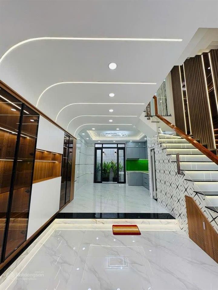 Nhỉnh 7ty nhà 5 tầng bình trị đông bình tân dt 4,5x13m đường 18m