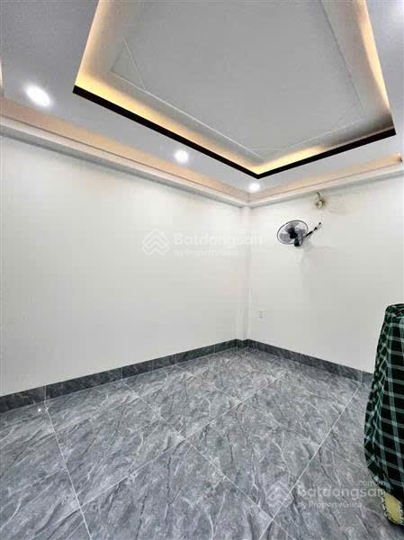 Nhỉnh 6ty nhà 5 tầng btct lô góc tây lân, bình tân,