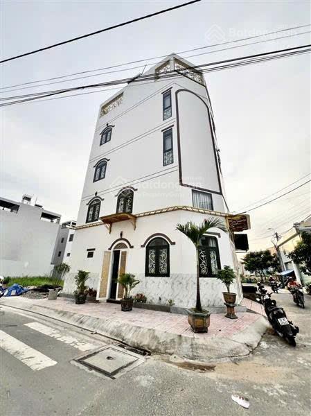 Nhỉnh 6ty nhà 5 tầng btct lô góc tây lân, bình tân,