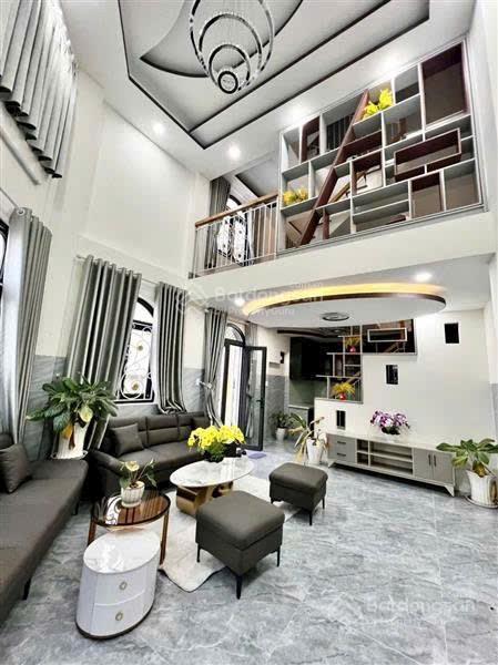 Nhỉnh 6ty nhà 5 tầng btct lô góc tây lân, bình tân,