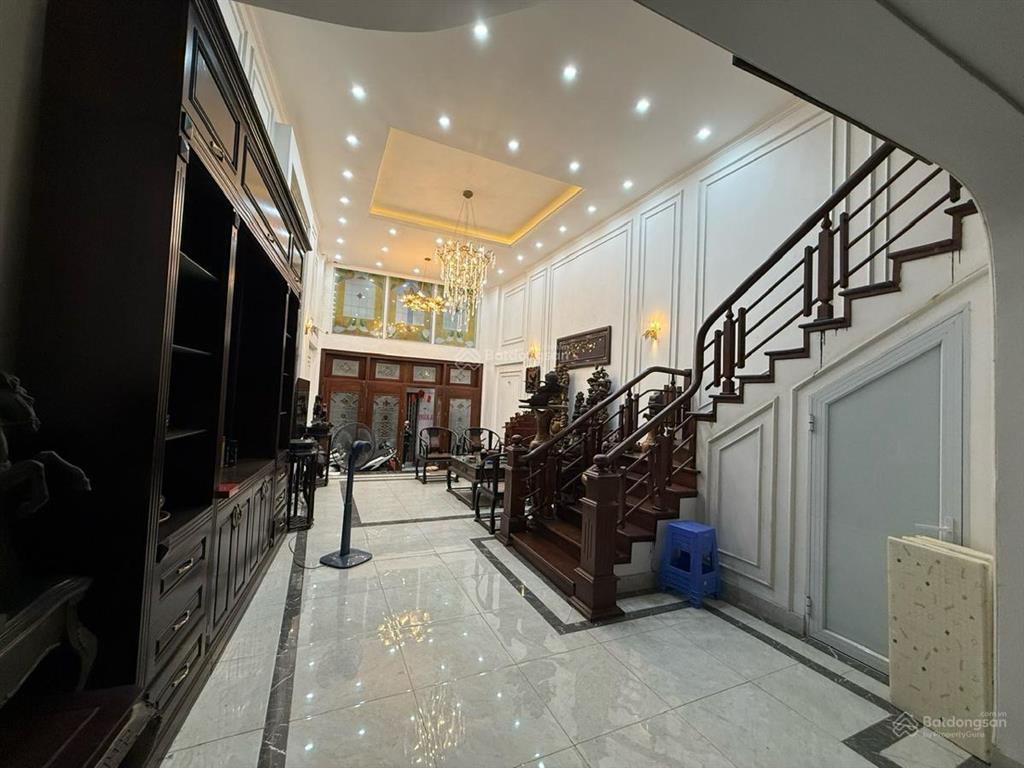 Bán nhà siêu rẻ phố phố vọng  hai bà trưng  phân lô  ô tô tránh. dt 82m2 x 5 tầng. mt 5.9m