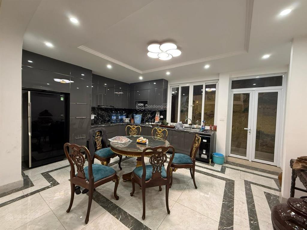 Bán nhà siêu rẻ phố phố vọng  hai bà trưng  phân lô  ô tô tránh. dt 82m2 x 5 tầng. mt 5.9m