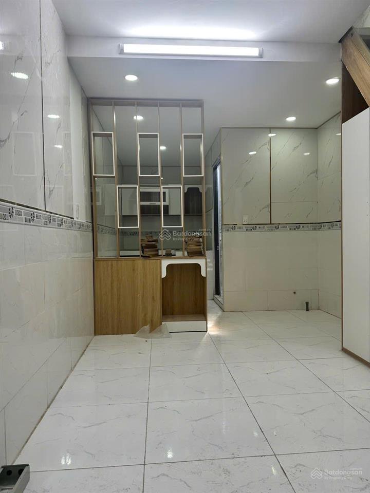 Cần bán gấp căn ở gần mặt tiền chợ bình chánh