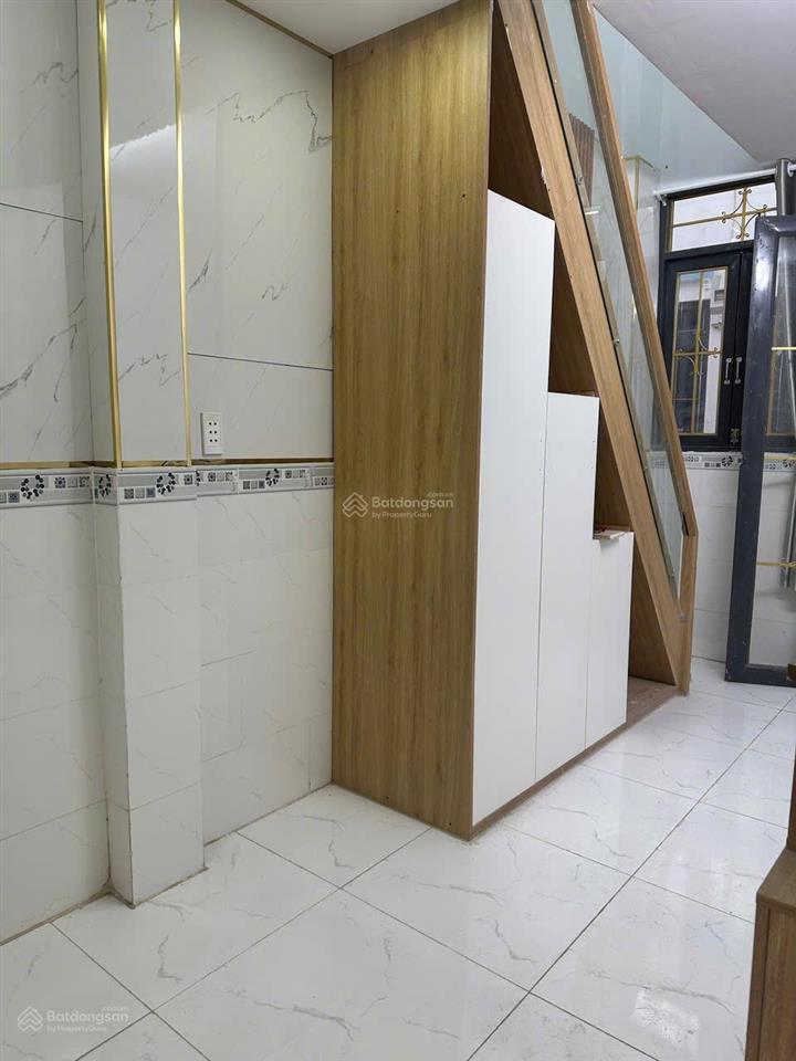 Cần bán gấp căn ở gần mặt tiền chợ bình chánh