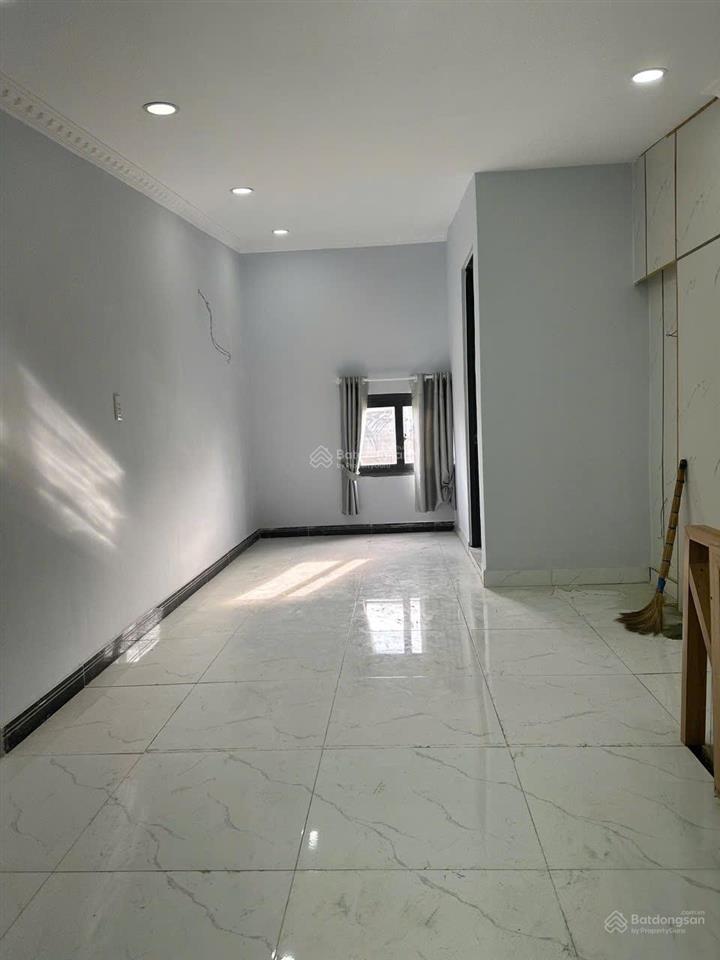 Cần bán gấp căn ở gần mặt tiền chợ bình chánh