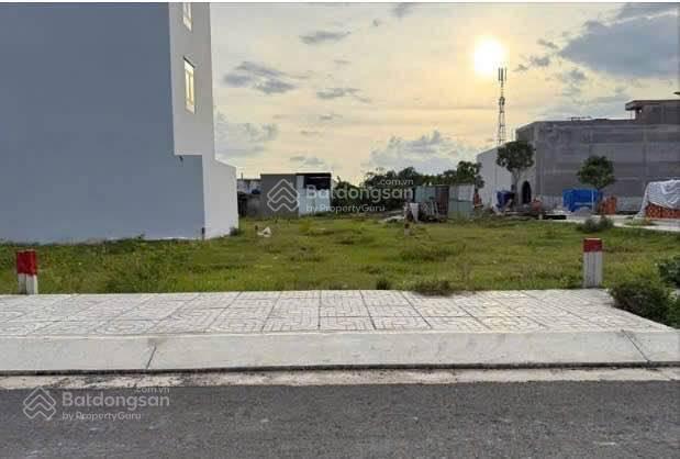 Bán gấp lô đất thới hòa, nằm ngay mt đường 16m, gần kcn mỹ phước 3, dt 150m2