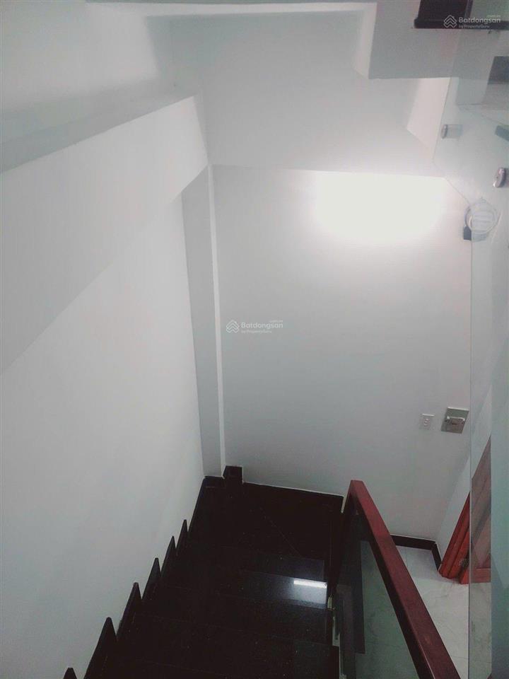 Nhà đúc kiên cố 5 tầng hoàn công đầy đủ ở ngay ung văn khiêm, p.25, bình thạnh,